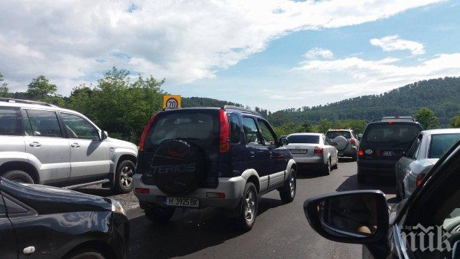 На вниманието на шофьорите: От 7 до 10 юни движението в тунел Топли дол на Хемус ще става двупосочно в тръбата към София