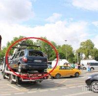 ИЗВЪНРЕДНО В ПИК! Още един български автомобил - със софийска регистрация, е пострадал при взрива в Истанбул (СНИМКИ)
