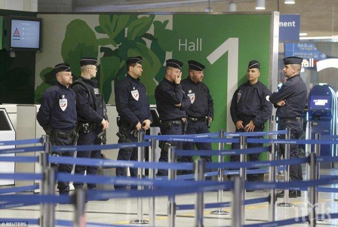 Хаос обхвана летищата във Франция преди Евро 2016