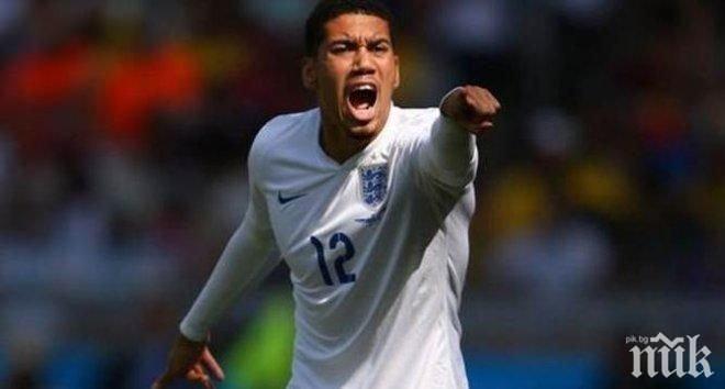 Крис Смолинг ще е на линия за мача с Русия