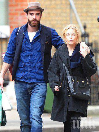 Кайли Миноуг с тайна сватба на гръцки остров