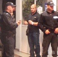 ИЗВЪНРЕДНО! Масови арести на мутри в Бургас! Изведоха първия от кафе „Наполи”