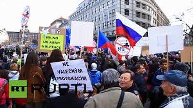 Чехия протестира срещу руска инициатива за почитане на войниците, смазали Пражката пролет