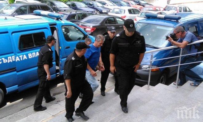 Мистър и мисис Смит с европейска заповед за арест заради кражба на картини за 420 хил. паунда