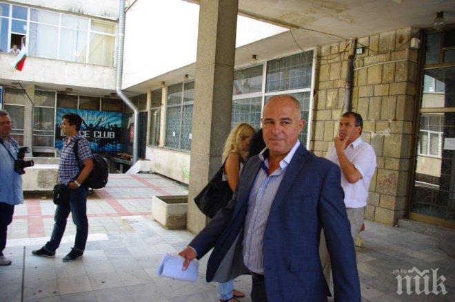 Навръх Спасовден! Кметът на Симитли катастрофира
