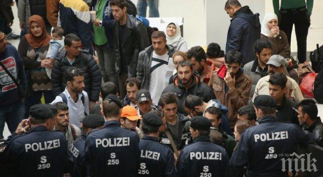 Крайнодесни охранители пазят бежанските центрове в Германия 
