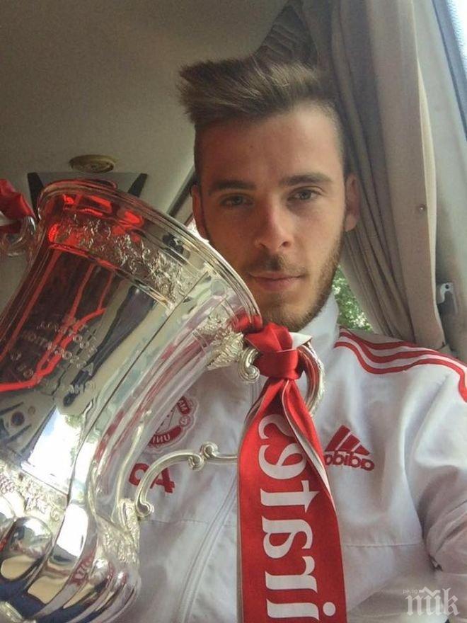 Секс героят Де Хеа остава в Испания, засега