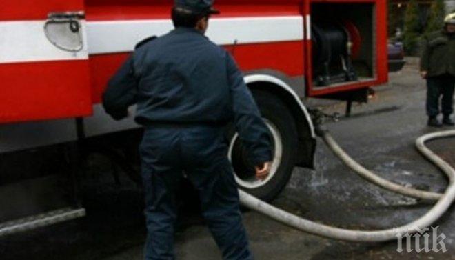 Разсеяна домакиня подпали тераса със забравена тенджера на котлона