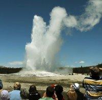 Турист се свари жив в гейзер в Йелоустоун