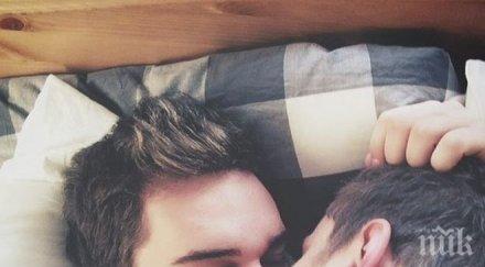 мъжка целувка сложи цензура спектакъл клетниците