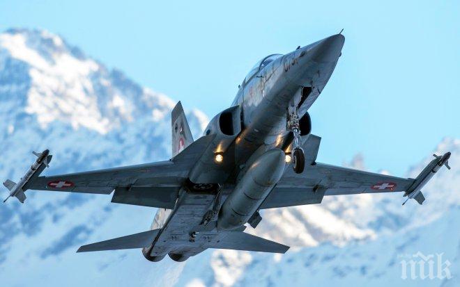 Генсекът на ООН се среща с пилотите на извършилия околосветско пътешествие самолет на слънчеви батерии