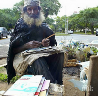 Защо една жена реши да помогне на бездомник, който беше подминат от стотици хора?