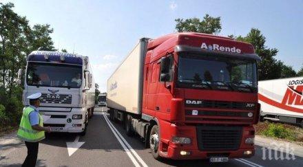 пик двама ранени изпреварване тир кресненското дефиле