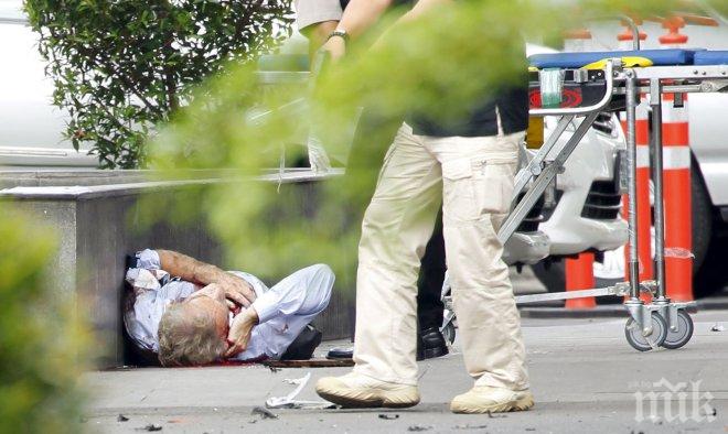 Мост погреба строителите си в Индонезия 