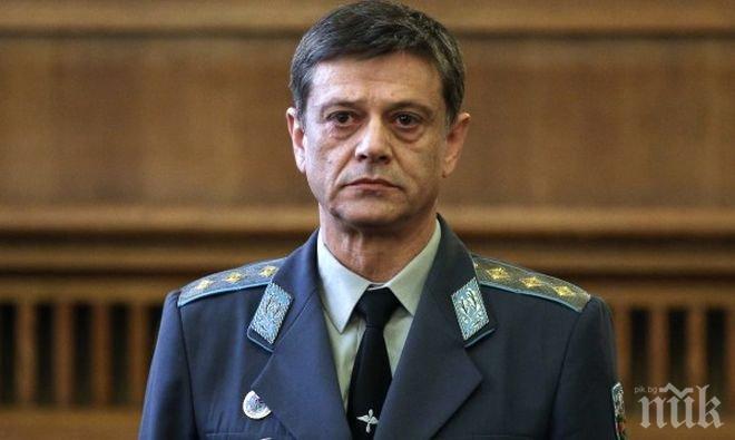 Началникът на отбраната генерал Константин Попов провери гарнизон Пловдив