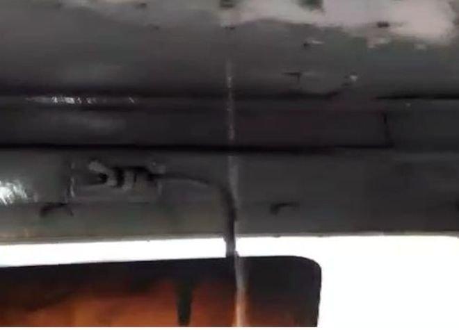 Машинист в потрес: Локомотивът с 25 киловолта протече!