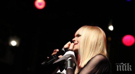 първо пик лили иванова задръсти панчарево километрична опашка заради примата снимки