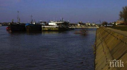 дънни ями дебнат плувците дунав