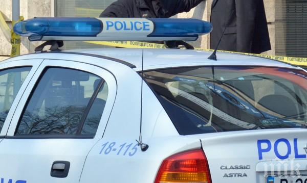 Внимавайте! Апаши в рокли върлуват по къщи и дворове