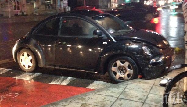Такси и Бръмбар потрошиха ламарини в Бургас