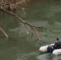 20 водолази продължават да издирват изчезналия в Янтра Мартин