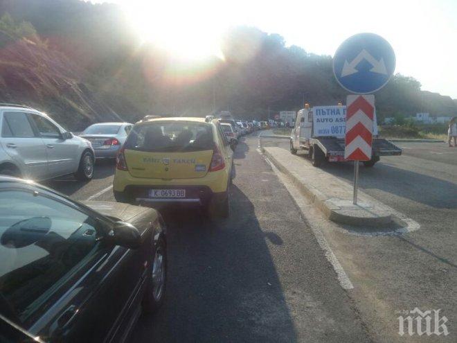 Голямото завръщане: 4 километра колона от коли на „Маказа” откъм Гърция