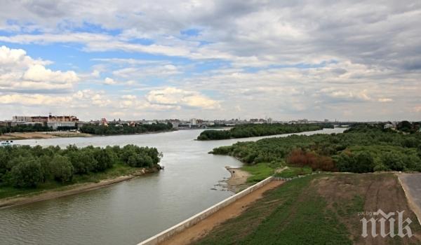 Яхта със 7 души потъна в река Иртиш