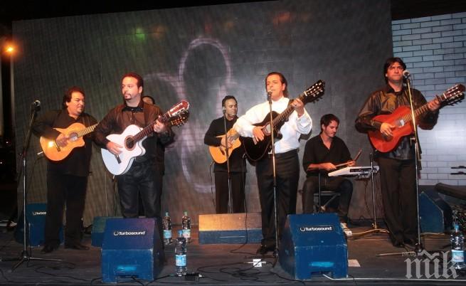 Охранители свалиха от сцената фен на Джипси кингс