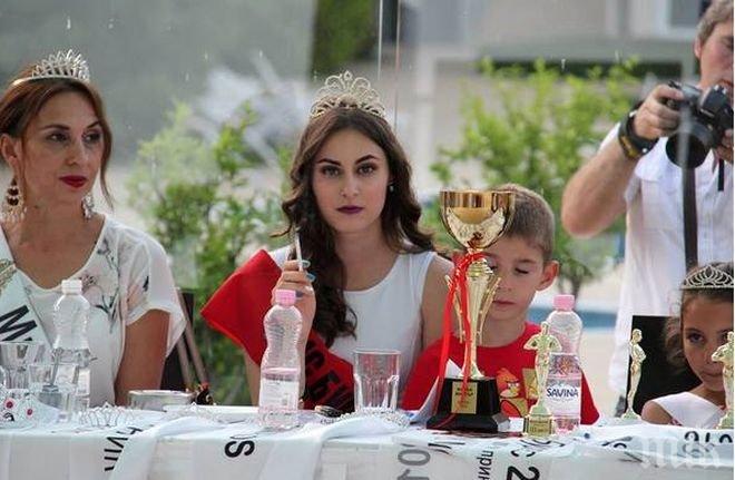 СКАНДАЛ! Мис Бургас, която е все още ученичка, журира детски конкурс с цигара в уста!