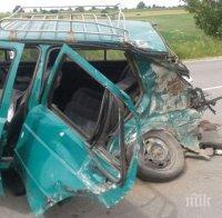 Трагедия! Жена загина след зверската катастрофа на пътя София-Варна (СНИМКИ)
