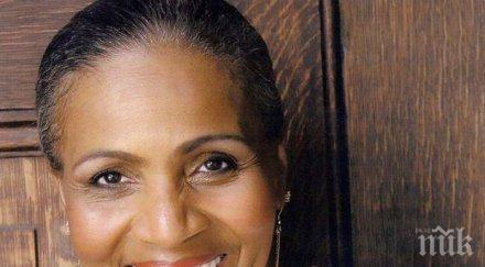 вижте уникалното тяло възрастната бодибилдърка снимки