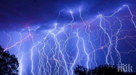 стихия мълнии убиха индийци една нощ