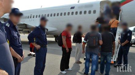 турция депортира незаконни пакистанци