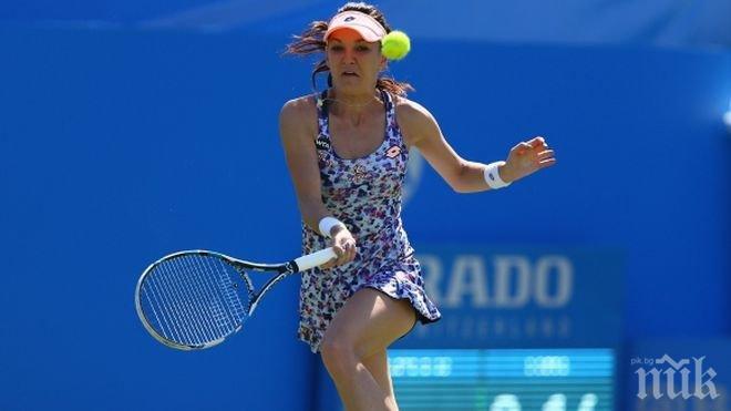 Контузия на съперничка прати Радванска в третия кръг