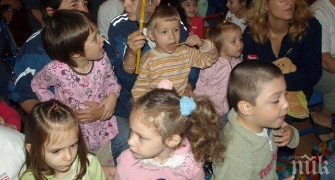 6300 деца са изведени от институциите от 2010 г. до сега