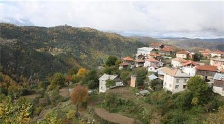 ученик загина ремонтирайки мотора