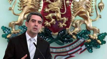 плевнелиев рискове подкопаване демокрацията