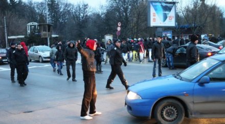 младежи арестувани днешното меле орлов мост обновена