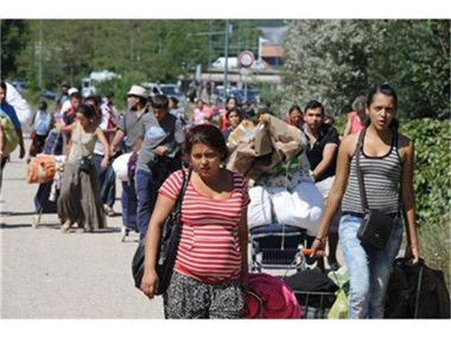 Изгониха повече от 200 самонастанили се българи от блок в Бордо