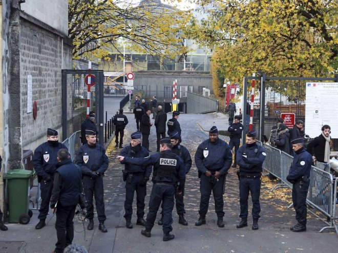 122 български роми евакуирани от стари сгради в Бордо