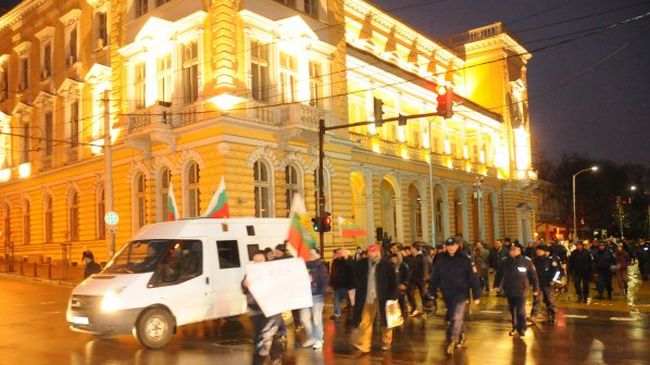 Полицаите на протеста в София - повече от демонстрантите