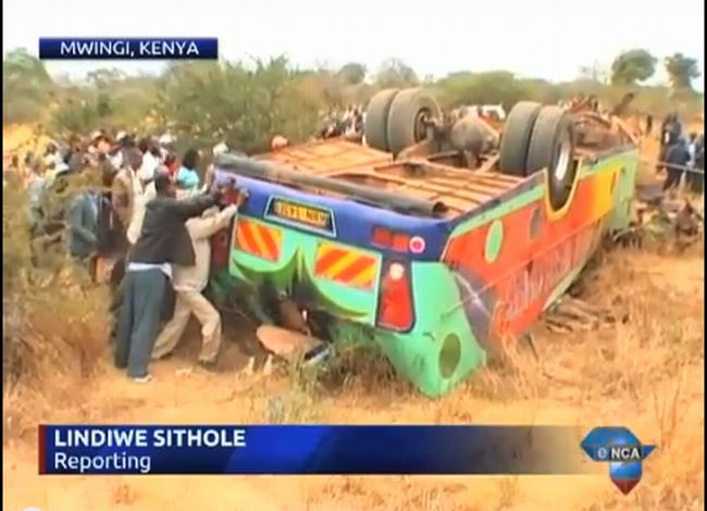 30 души загинаха след катастрофа с автобус (Видео)