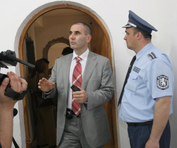 Цветанов кадрува в пет без пет 