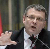 Чешкият външен министър предложи Юнкер да подаде оставка като председател на ЕК

