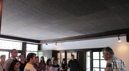 девня домакин политическа академия младежката организация герб варненска област