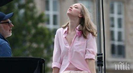 супер горещо аманда сийфрид показа милото време фотосесия снимки