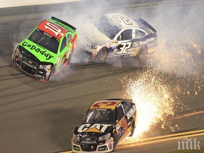 Пилоти от NASCAR се сбиха след инцидент в Илинойс