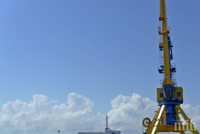 Екстремно! Селфи от 20-метров кран – най-новата атракция на Бургас (СНИМКИ)
