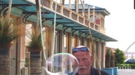 хит италия бездомник прави балони бира докарва 100 евро ден видео