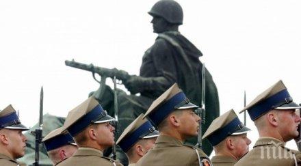 полша събере тоталитарните статуи бивша съветска база